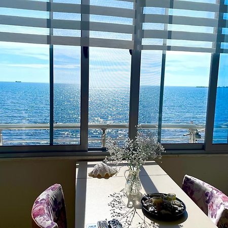 Cozy Beachfront Room Дуррес Екстер'єр фото