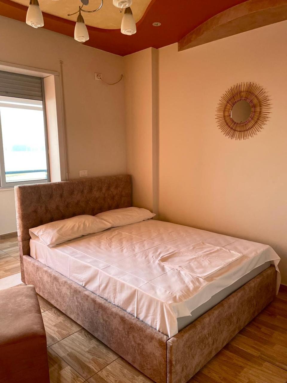 Cozy Beachfront Room Дуррес Екстер'єр фото